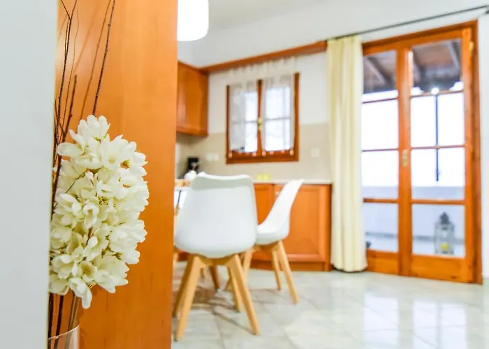 Drosia 150m From Saint George アパート *